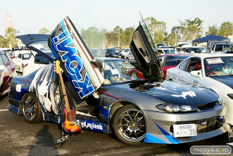 Illustration for article titled A Thousand Cars, Covered In Otaku Stickers